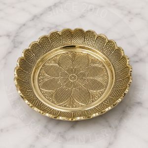 Ensemble de plats de service en laiton faits à la main avec motif géométrique, design traditionnel pour la décoration de la maison, les restaurants et les services festifs - Product Image 3