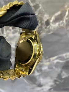 Montre en quartz Arctic Dominion Luxury pour homme, sertie de diamants Moissanite, avec lunette glacée et boîtier en acier premium - Product Image 3