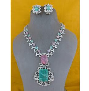 ชุดสร้อยคอพร้อมต่างหูประดับเพชรซิคอนเคลือบเงิน ดีไซน์ทันสมัย คุณภาพเยี่ยม สวยงาม เหมาะสำหรับงานแต่งงาน คอลเลคชั่นสำหรับผู้หญิง - Product Image 1