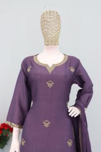 Conjunto de Kurta, Palazzo y Dupatta Listo para Usar, en Chinnon Pesado con Bordado de Lentejuelas, Compre Directamente del Proveedor - Product Image 2