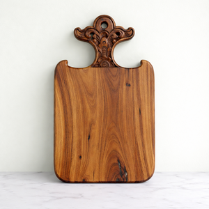 Tabla de cortar de madera de acacia refinada con asa tallada, construcción gruesa y lisa, duradera, apta para alimentos, bandeja de servir para cocina - Product Image 1