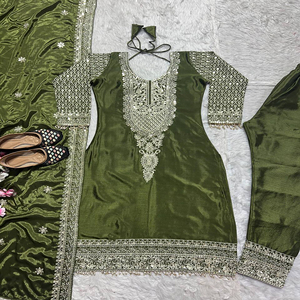 Dernière collection de Kurta / Kurti traditionnels en soie verte pour fêtes et mariages indiens, modèle best-seller, confectionné à partir de matériaux recyclés, prêt à porter - Product Image 2