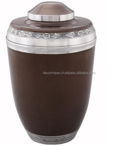 Decoración de pátina verde y bronce con acabado exclusivo de venta rápida: Flor en relieve, probablemente una urna de cremación de metal edelweiss - Product Image 6