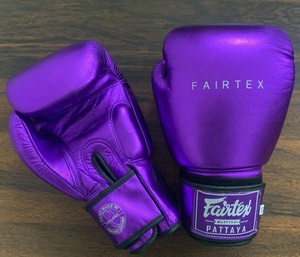ถุงมือชกมวย Fairtex คุณภาพสูง หนังแท้ สำหรับมวยไทย ฝึกซ้อม ปรับขนาดได้ด้วยแถบตีนตุ๊กแก น้ำหนักเบา ระบายอากาศได้ดี - Product Image 1