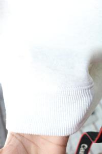 เสื้อสเวตเชิ้ตคอเต่าสีเทา DANCEWORKS แต่งลายปักสีแดง 100% ด้วยด้ายคุณภาพสูง - Product Image 5