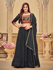 NUEVA COLECCIÓN MODERNA NAVRATRI DE LEHENGA, TELAS COMPLETAMENTE CONFECCIONADAS, GEORGETTE ESTAMPADO, TRABAJO ARTESANAL, PARA BODA, 42 PULGADAS DE LARGO, 44 PULGADAS DE ANCHO - Product Image 6