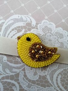 Broche Artesanal Bordado con Cuentas de MD HANDICRAFTS, de Uttar Pradesh, para Bodas y Fiestas de Moda Moderna y Vintage - Product Image 1