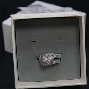 Anillo Unisex de Plata S925 con Diseño Clásico Vintage de Leopardo Exagerado y Morganita Certificada para Boda con Engaste Pavé - ¡Venta Caliente! - Product Image 4