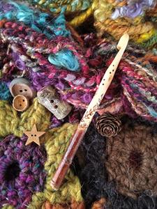 Juego de Agujas de Ganchillo de Madera Premium para Amantes de la Tejeduría y Manualidades, Ergonómicas, Ecológicas, Hechas a Mano, de Alta Calidad - Product Image 3