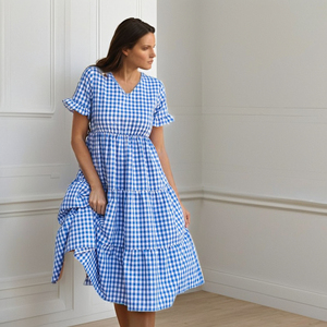 เดรสผู้หญิงทรงเอ สไตล์ลำลอง สง่างาม คอวี แขนสั้น ระบายอากาศได้ดี ความยาวระดับเข่า เอวธรรมชาติ  โลโก้ด้านหน้า เหมาะสำหรับฤดูร้อน - Product Image 1