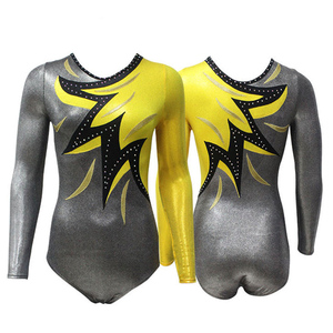 Uniforme de cheerleading élégant pour filles avec logo personnalisé pour les cérémonies scolaires et les activités de cheerleading - Product Image 2