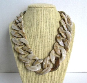 Collar de Cuentas de Resina Epoxi Colorido, Hecho a Mano, Moderno, de Lujo, Regalo Empresarial, Accesorio de Joyería para Niñas y Mujeres - Product Image 3