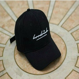 Gorra Snapback Moderna de Estilo Urbano con Corona Estructurada, Visera Plana y Bordado Personalizado Premium para Colecciones de Moda Urbana - Product Image 3