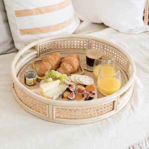 Plateau rond en rotin naturel avec motif en treillis et poignée pour ranger les ustensiles de cuisine ou les décorations pour la maison - Product Image 2