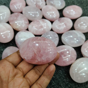 Nuevas llegadas: Piedra de palma de cuarzo rosa natural pulida, cristal curativo, piedra de palma para Reiki, meditación, gema energética - Product Image 3