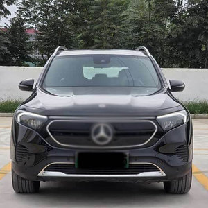 Voiture de luxe haut de gamme Mercedes-Benz avec des caractéristiques modernes, voiture élégante Mercedes-Benz pour une conduite confortable - Product Image 2