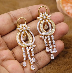 Pendientes de Araña Chapados en Oro y Plata con Diseño Floral y Corte de Pera, Certificados por IGI, Joyería de Boda para Mujer, con Brillos Deslumbrantes - Product Image 2