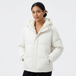 Veste unisexe blanche à col montant et capuche, doublure polyester, fermeture éclair, décontractée, hiver, coupe ample standard, logo frontal, manches classiques - Product Image 2