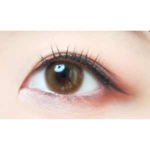 FINELENSKOREA BLISS PURE BROWN คอนแทคเลนส์สีน้ำตาลแบบรายเดือน สีน้ำตาลอ่อน สำหรับแต่งหน้า ใช้ได้ทุกวัน แต่งตาให้สวย 0.00~-8.00 ค่าสายตา - Product Image 1