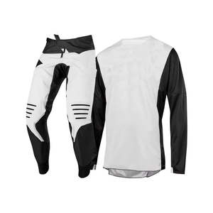 Conjunto Deportivo Personalizable de Alta Calidad para Hombre, Uniforme Deportivo de Secado Rápido y Duradero, Más Vendido - Product Image 3