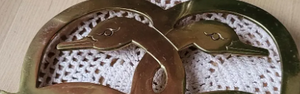 Support de plat en laiton découpé style vintage, motif cygne et cœur, pour comptoir décoratif, prix de gros direct usine - Product Image 6