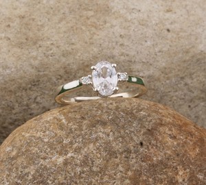 Bague de fiançailles et de mariage minimaliste en argent sterling 925 de luxe avec sertissage clos et zircone cubique (CZ) pour femme, bijou raffiné, cadeau - Product Image 5