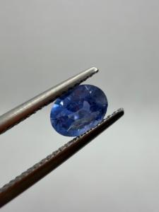 Zafiro Azul Real Natural, Corte Ovalado, 1.18ct, 7x5.5x4mm, Gema Suelta Facetada, Tratada con Calor de Ceilán, con Juego de Color, para Joyería - Product Image 3
