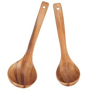 Cuchara de madera de calidad duradera para servir comida caliente y cocinar. - Product Image 2