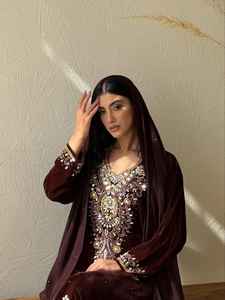 AWAIS HOUSE Dubaï – Nouvelle Abaya Jubbah de Soirée Légère en Velours Riche et Pailleté pour Femme, Longueur Ras du Sol, Grande Taille - Product Image 3