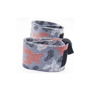 สายรัดข้อมือแบบใหม่สำหรับมืออาชีพ ทำจากนีโอพรีน กันลื่น พร้อมตัวล็อคแบบตะขอและห่วง ทนทาน ผลิตตามสั่ง สำหรับยกน้ำหนักและฟิตเนส - Product Image 6