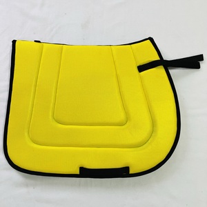 Tapis de selle léger, confortable et écologique en maille anti-moustiques pour chevaux, en tissu polaire, taille personnalisable, pour dressage sur mesure - Product Image 1