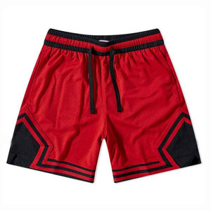 Short de sport athlétique uni, respirant, écologique, à séchage rapide, non tissé, fabriqué au Pakistan, idéal pour l'entraînement, le jogging et la gym. - Product Image 1