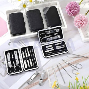 Kit de manicura y pedicura de acero inoxidable de 8 piezas con herramientas profesionales para el cuidado de las uñas y estuche de viaje de cuero PU - Product Image 3