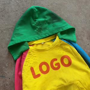 Sudadera con Capucha Urbana para Hombre con Texto Gráfico Atrevido y Arte en las Mangas, Moda Urbana Moderna, Ajuste Cómodo y Relajado, Sudadera para Uso Diario - Product Image 2