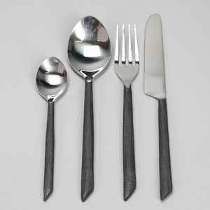 ชุดช้อนส้อมสแตนเลสออกแบบตามหลักสรีรศาสตร์ ด้ามจับสบายมือ ใช้งานง่าย เหมาะสำหรับใช้ในครัวเรือนและร้านอาหาร - Product Image 6