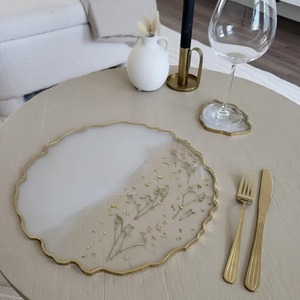Assiette en résine moderne très demandée, idéale pour la décoration de la maison, la cuisine, la table à manger et les fêtes, disponible au meilleur prix. - Product Image 1