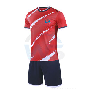 Uniforme de football respirant et à séchage rapide en polyester de qualité supérieure avec logo personnalisé pour l'entraînement et les matchs de football - Product Image 2