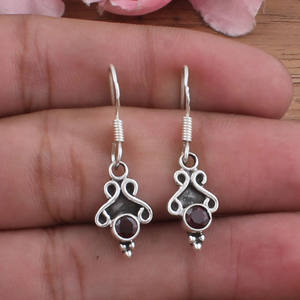 Boucles d'oreilles pendantes en grenat rouge naturel en gros, argent sterling 925, pierres précieuses artisanales, boucles d'oreilles pendantes pour mariage de janvier - Product Image 2