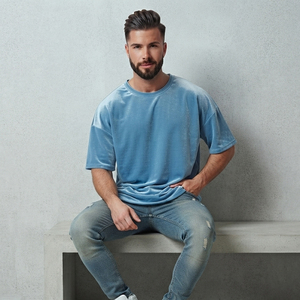 เสื้อยืดลำลองคอกลมแขนสั้นผ้าถักกำมะหยี่สำหรับผู้ชายทรงโอเวอร์ไซส์ระบายอากาศได้ดีสีพื้น - Product Image 5