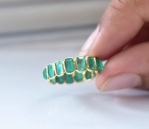 Anillo de Eternidad con Esmeralda Natural, Oro Amarillo de 18K, Gema Verde con Corte Octogonal - Product Image 5