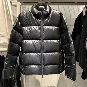 Veste d'hiver en duvet pour homme, noire, brillante, à col montant et fermeture éclair - Product Image 4