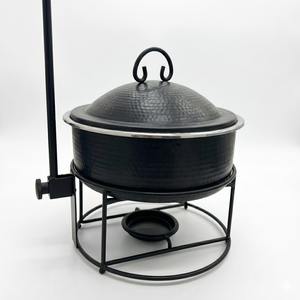 Chauffe-plat arabe orné avec couvercle en dôme suspendu, fait main, doré et argenté, pour le buffet du Ramadan au Moyen-Orient - Product Image 5