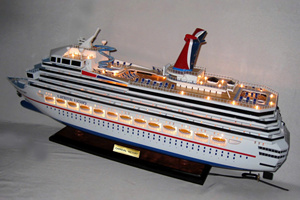 CARNIVAL VICTORY Avec lumières - Maquette de bateau de croisière Panama en bois, fabriquée à la main - Product Image 3