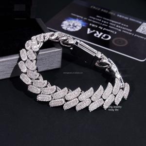 Pulsera de Lujo con Eslabones Cubanos de Moissanita Iced Out, Joyería Hip Hop, Pieza Destacada con Diamantes VVS1 Baguette - Product Image 2