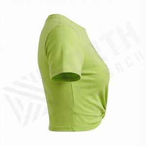 T-shirt de sport personnalisé en coton pour femme, coupe courte, style athlétique, idéal pour le yoga, le fitness, la gym et le streetwear décontracté - Product Image 3