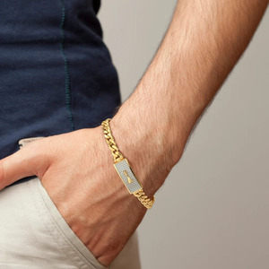Pulsera de Lujo con Diseño de Eslabones Cubanos y Diamantes - Product Image 4
