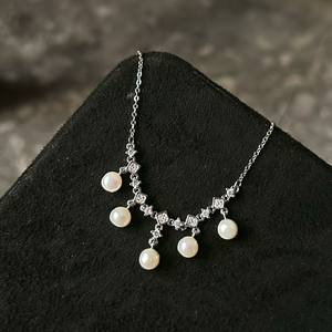 Collar de Perlas de Agua Dulce para Mujer 2024 con Zirconia Dulce, Flecos de Gota de Agua, Estilo Lujoso y Ligero, Exquisito, Nuevo y Popular - Product Image 2