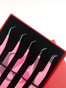 Pince à épiler GETUP BROSONS IMPEX en acier inoxydable, nouvelle, rose clair, revêtement poudré, pointe diamantée à 45 degrés, pointe argentée, pour cils - Product Image 2