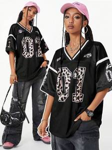 Camiseta de Fútbol Americano para Mujer, Diseño 2026, Personalizada con Número de Leopardo, Negra, Estilo Urbano, Talla Grande, Cuello en V, Transpirable - Product Image 5
