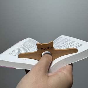 Support de livre en bois durable pour accessoires de lecture réutilisables, réduisant l'utilisation et les déchets de plastique - Product Image 6